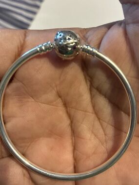 Classic Silver Round-Clasp Bangle Bracelet